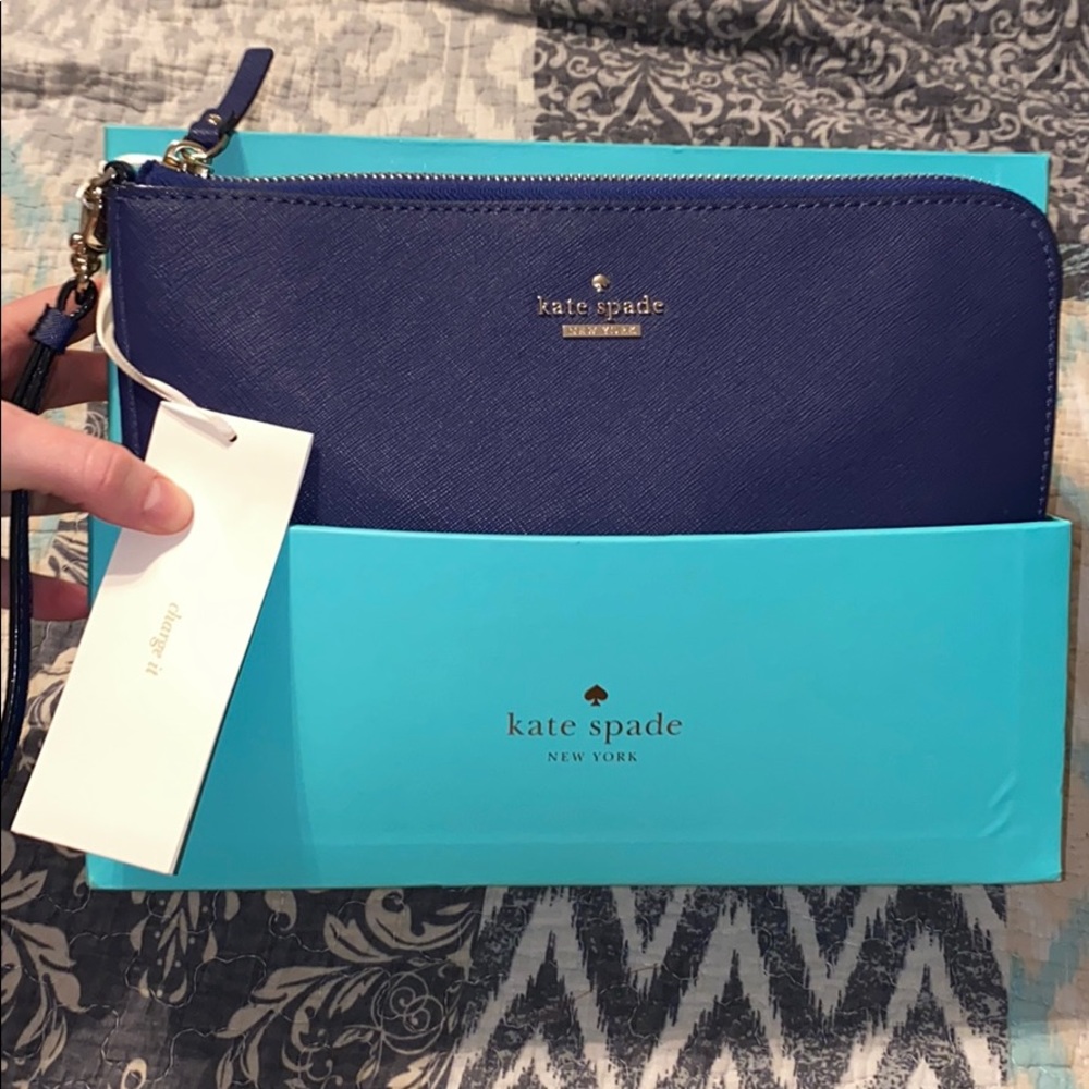 Kate Spade NAVY Evercharge purse or wristlet - Picture 1 of 8
